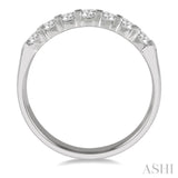 3/4 Ctw 7 Stone Round Cut Diamond Wedding Band in Platinum