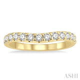 1/2 ctw Arched Center Round Cut Diamond Wedding Band in 14K Yellow Gold